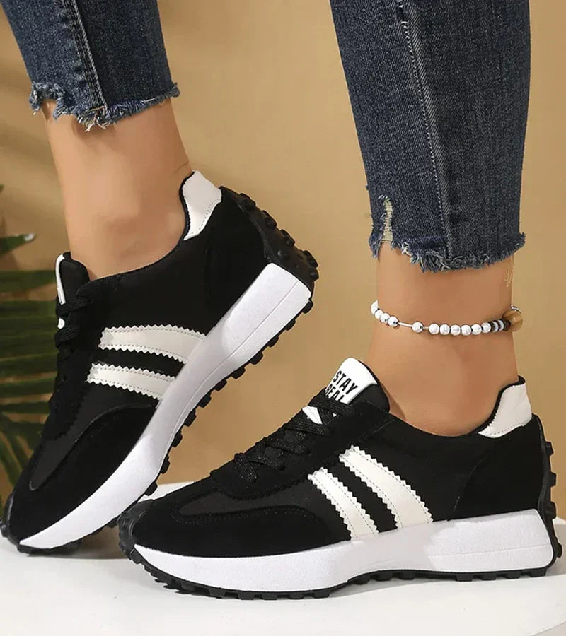 Black / 3